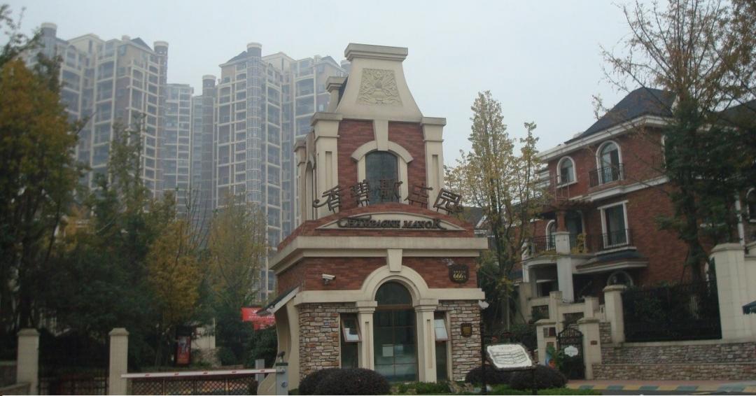 别墅地暖安装案例：成都蓝光香碧歌庄园暖气片系统交付