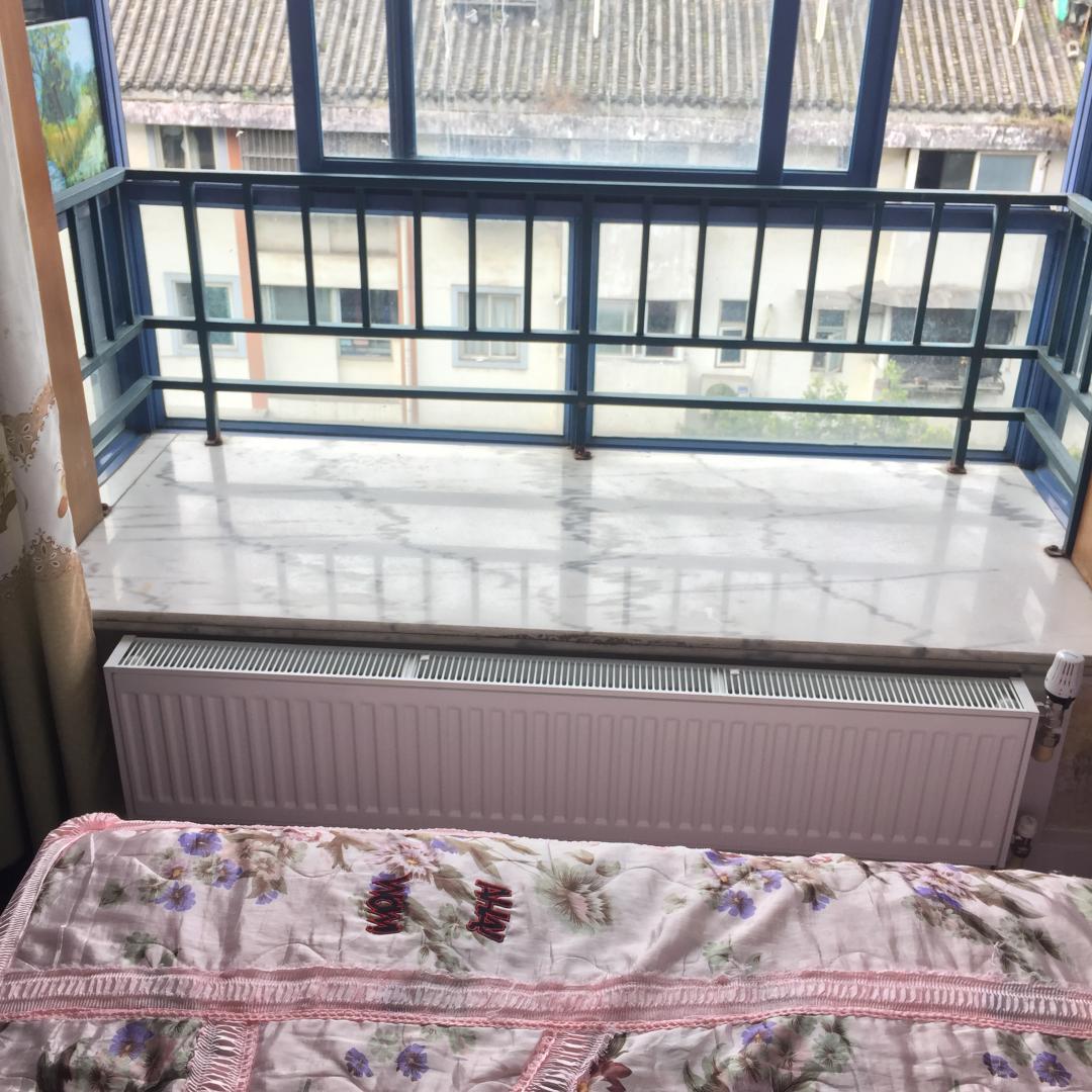 天逸花园复式跃层明装暖气片
